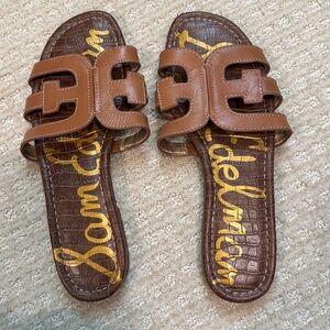 Sam Edelman brown leather sandal
Size 7.5